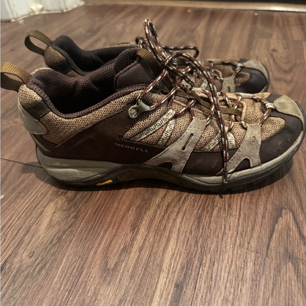 Merrell Women’s Brown and Tan Athletic Shoes Size 9